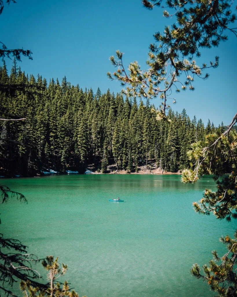 Emerald Lake Along Cascade Lakes Scenic Byway Oregon