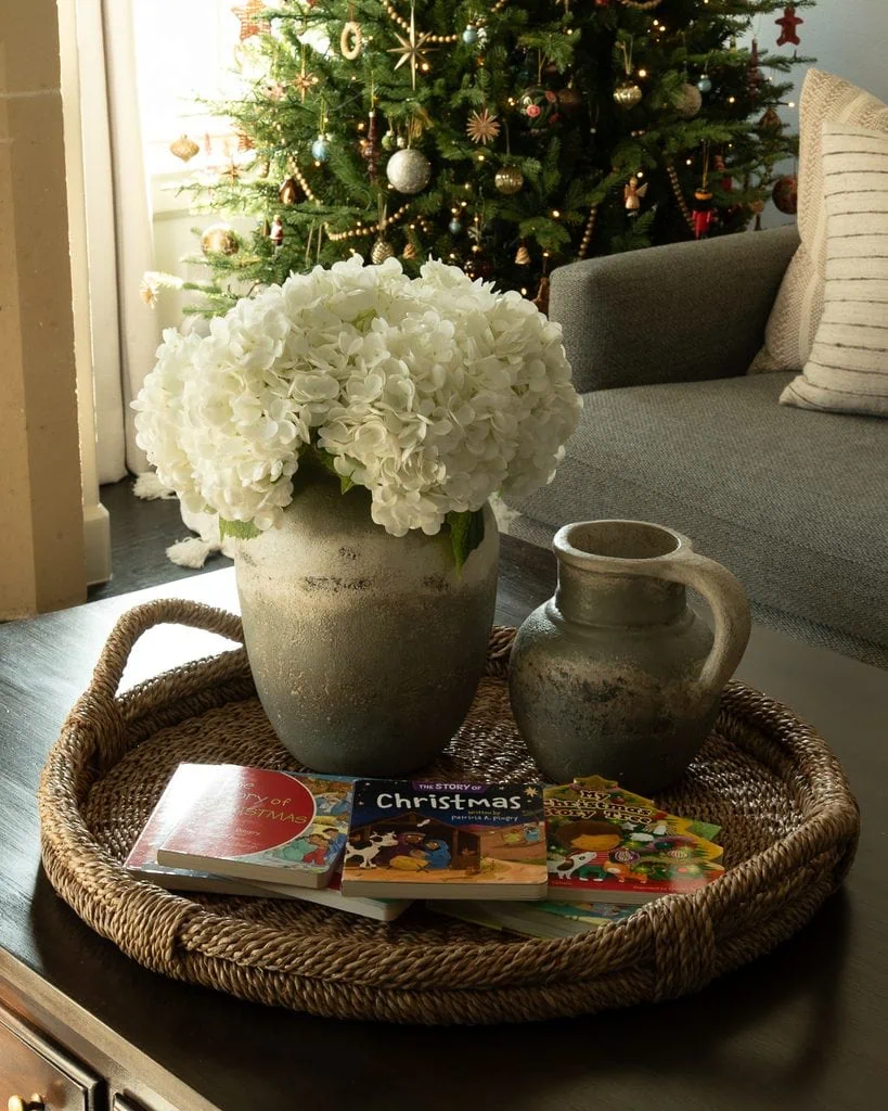 Childrens Christmas Books On Coffee Table