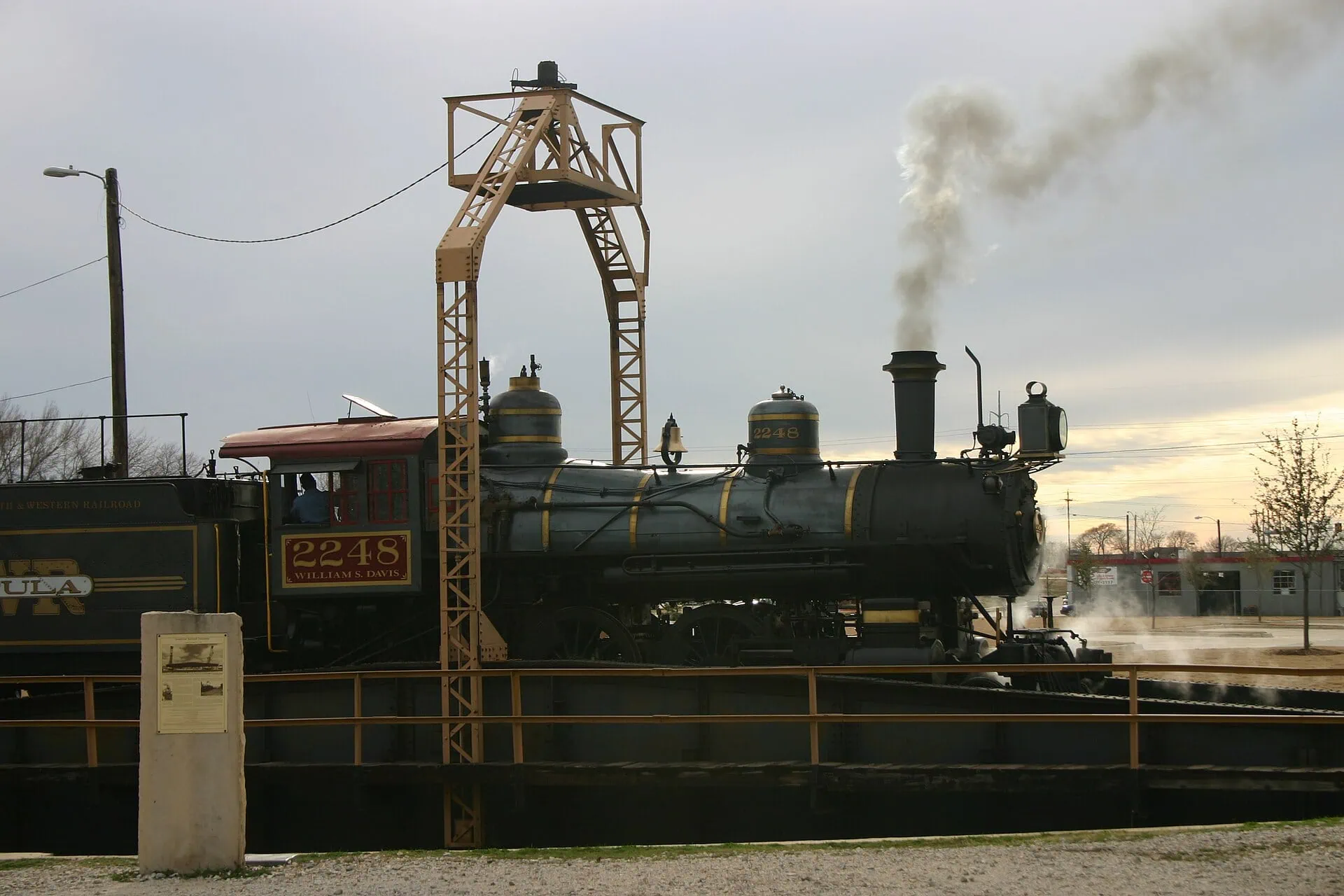 A vintage steam locomotive at the Grapevine station