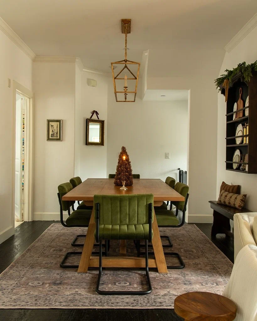 Vintage Christmas Decor In Dining Room